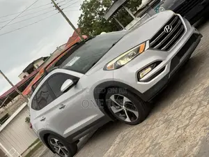 Hyundai Tucson Sport AWD 2016 Silver