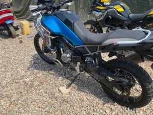 CFMoto 400NK 2025 White