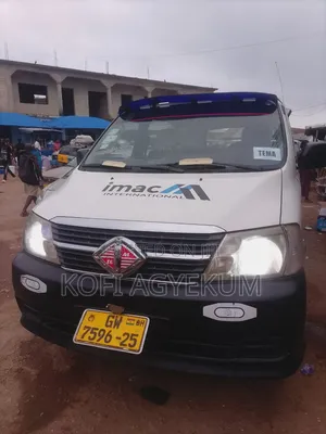 Toyota HiAce 2013 White