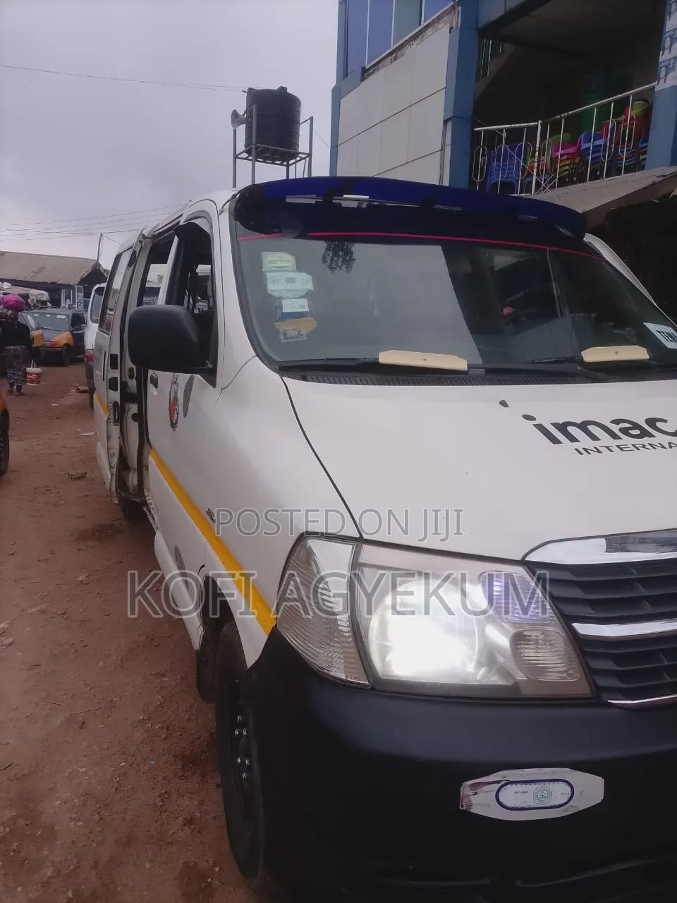 Toyota HiAce 2013 White