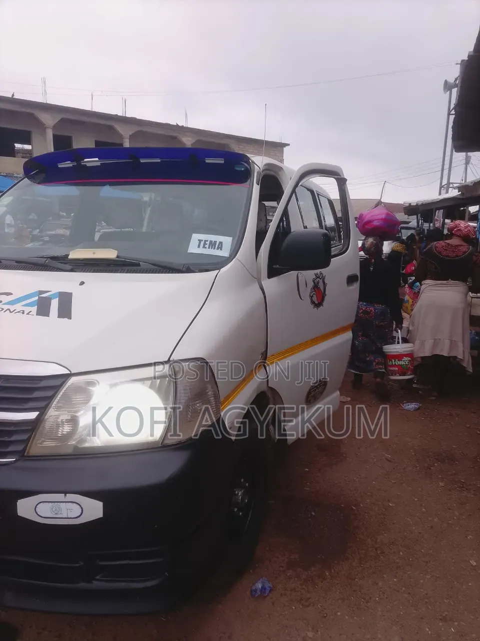 Toyota HiAce 2013 White