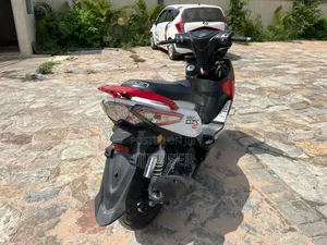 Yamaha 2021 White