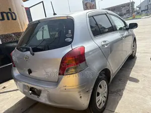 Toyota Vitz 2010 Silver