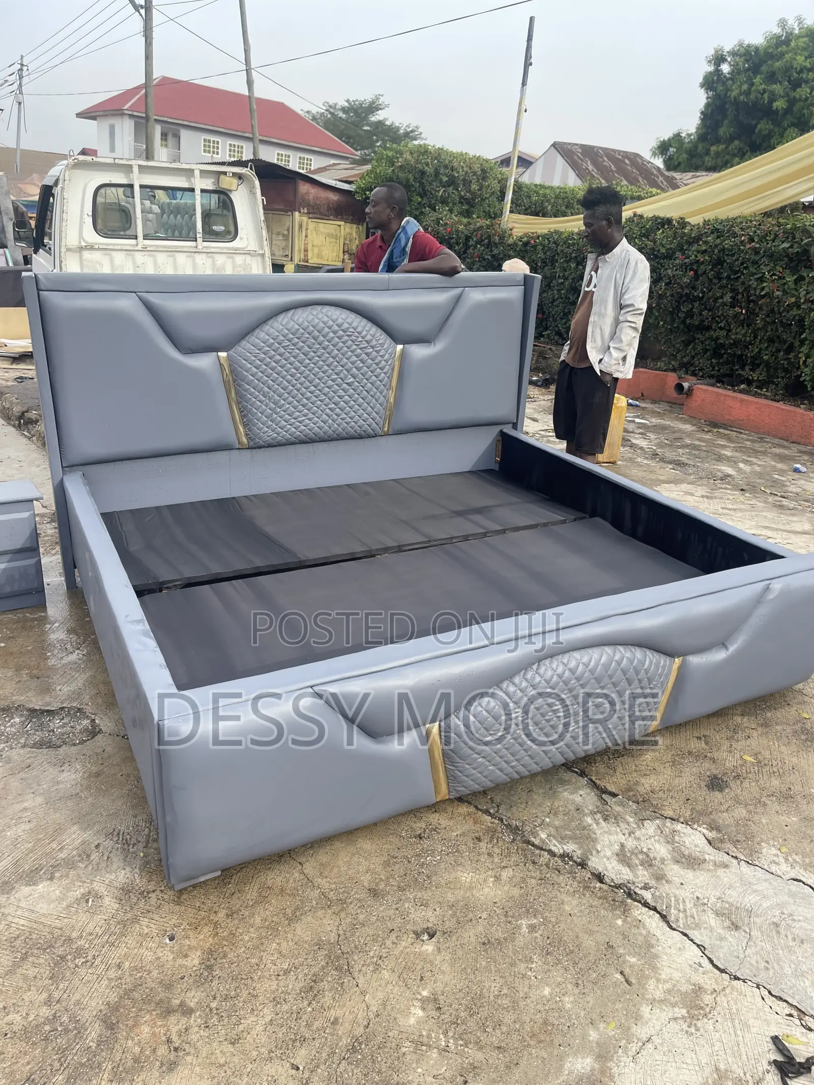 Luxurious Queen Size Bed