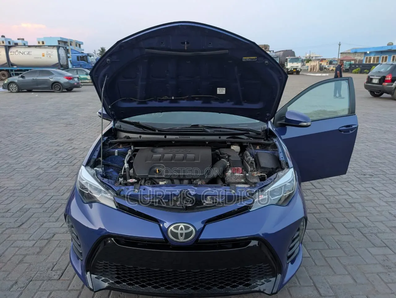 Toyota Corolla SE 4dr Sedan (1.8L 4cyl Manual) 2017 Blue