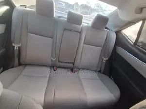 Toyota Corolla L 4dr Sedan (1.8L 4cyl 6M) 2015 Black