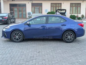 Toyota Corolla SE 4dr Sedan (1.8L 4cyl Manual) 2017 Blue