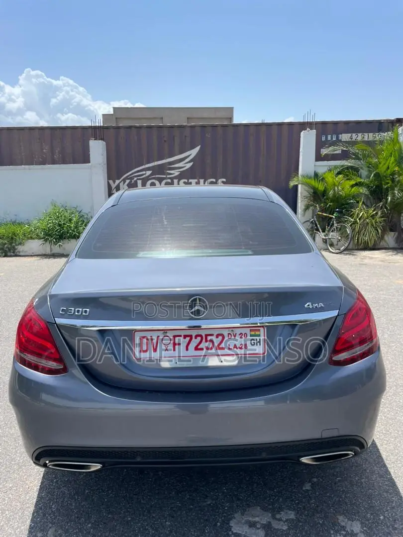 Mercedes-Benz C300 2016 Gray