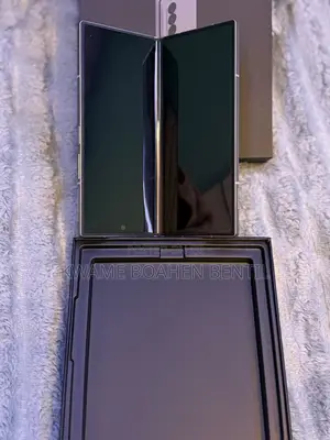 New Samsung Galaxy Fold 512 GB Silver