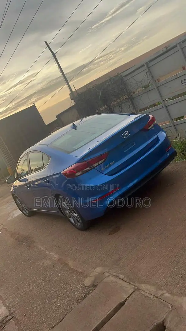 Hyundai Elantra 2017 Blue