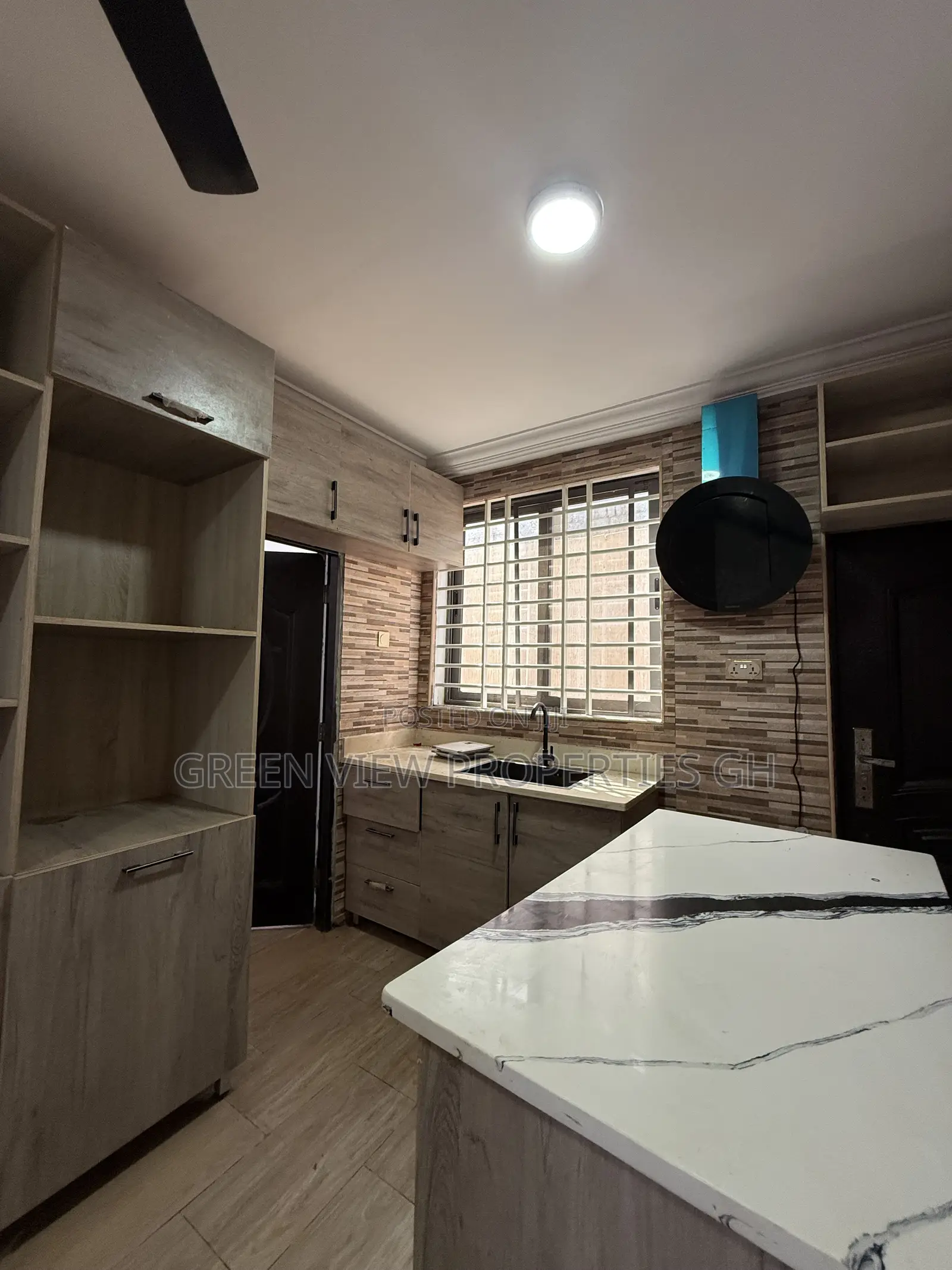 4bdrm Duplex in Ga South Municipal for rent