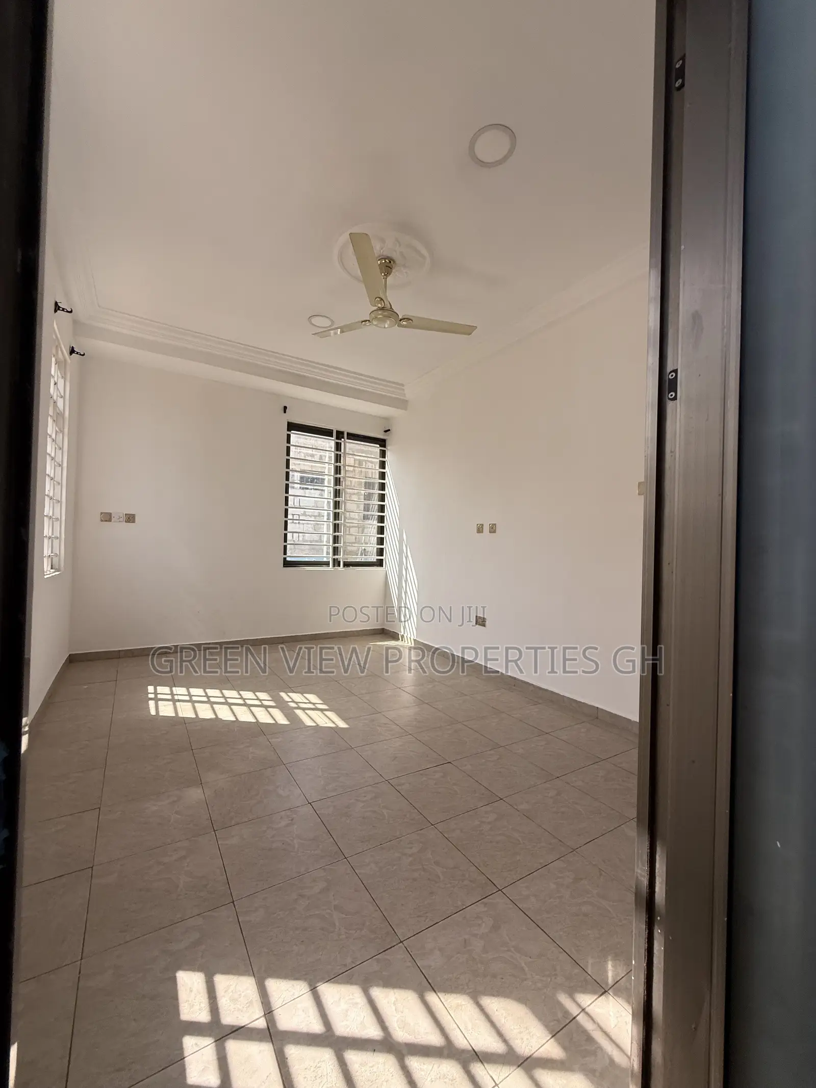 4bdrm Duplex in Ga South Municipal for rent