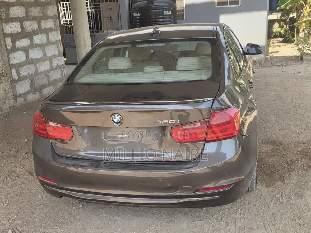 BMW 320i 2015 Black