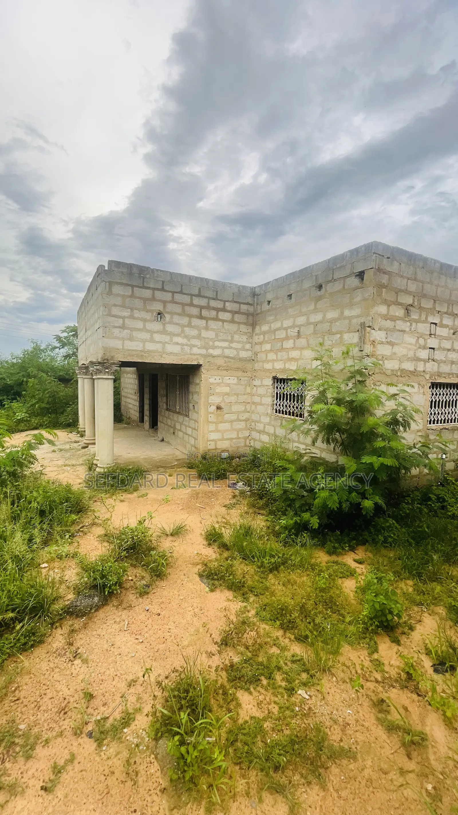 3bdrm House in Sefdard Properties, Amasaman for sale