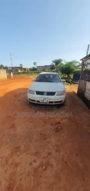 Volkswagen Passat 2002 White