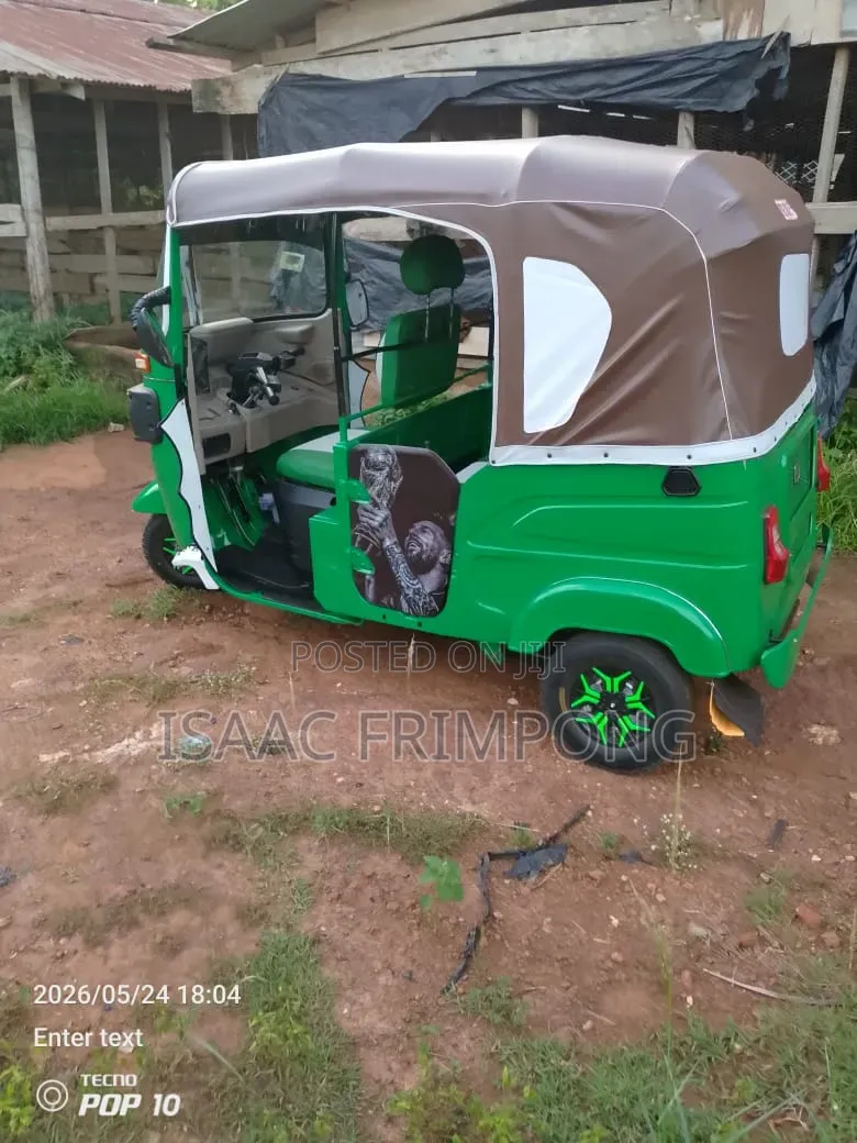 Bajaj RE 2021 Green