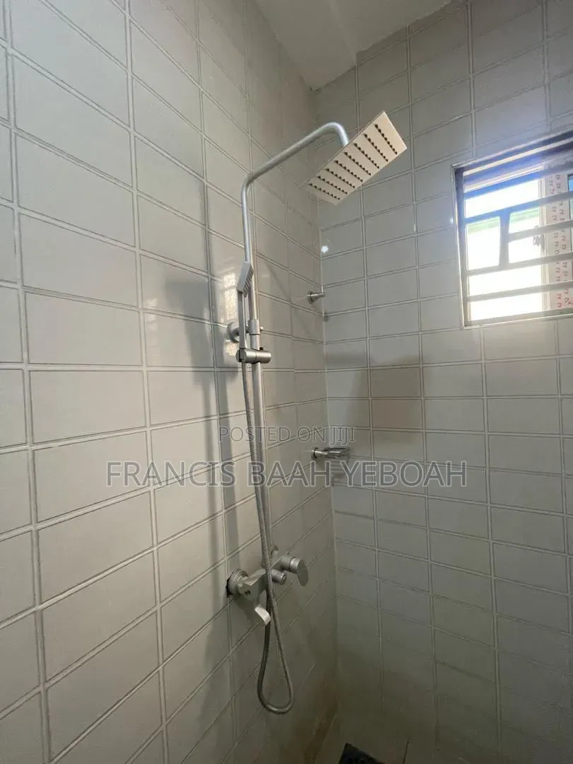3bdrm House in Shining Star Real, Accra Metropolitan for sale