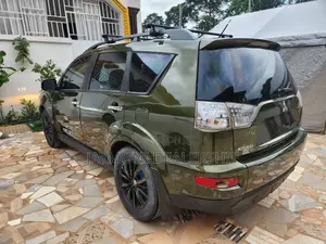 Mitsubishi Outlander 2017 Green