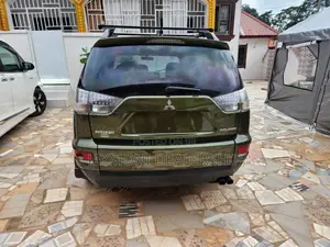 Mitsubishi Outlander 2017 Green