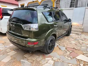 Mitsubishi Outlander 2017 Green