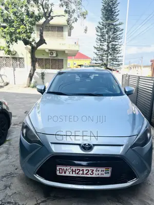 Toyota Yaris 2017 Silver
