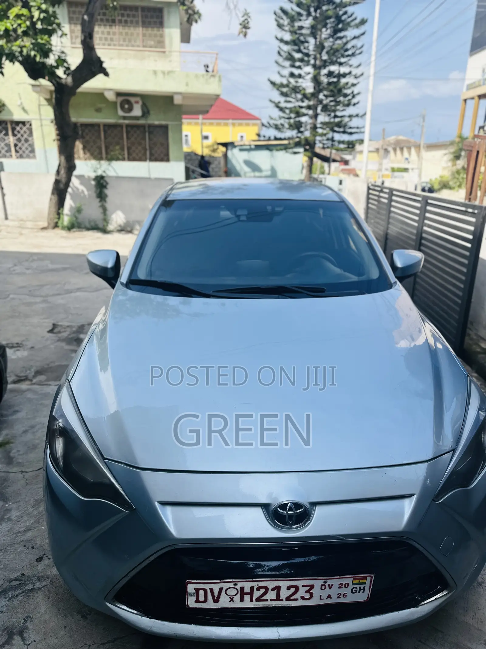 Toyota Yaris 2017 Silver