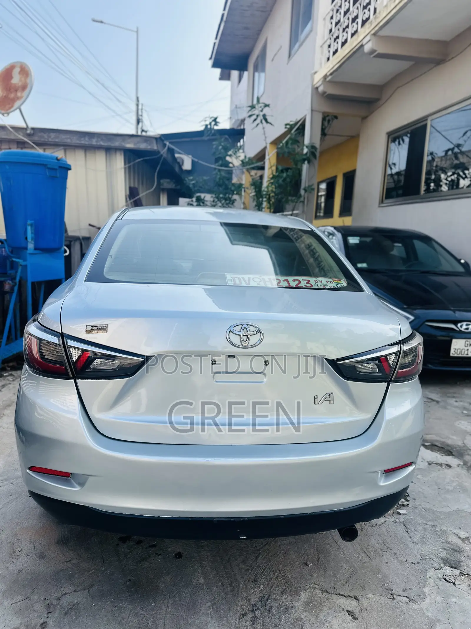 Toyota Yaris 2017 Silver