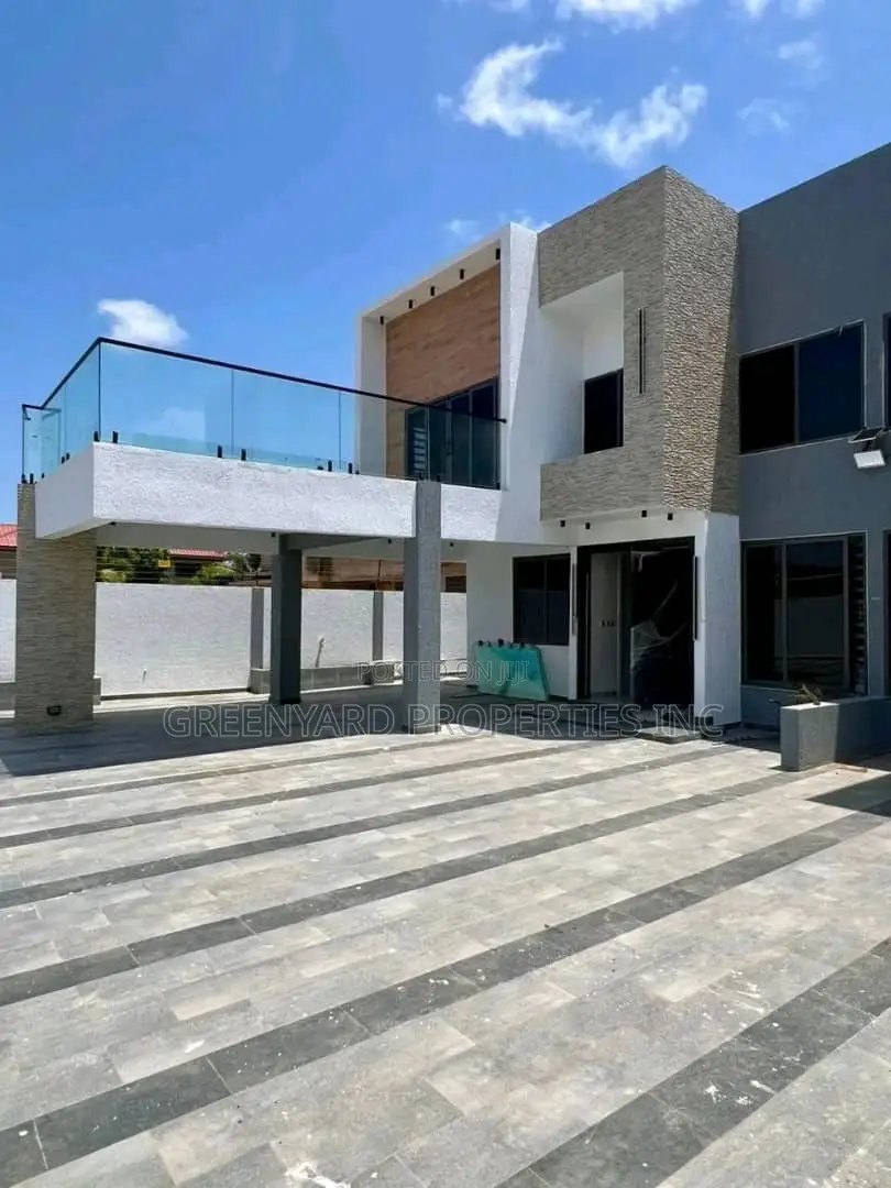 4bdrm Townhouse / Terrace in Burma Hills, Tseaddo for rent