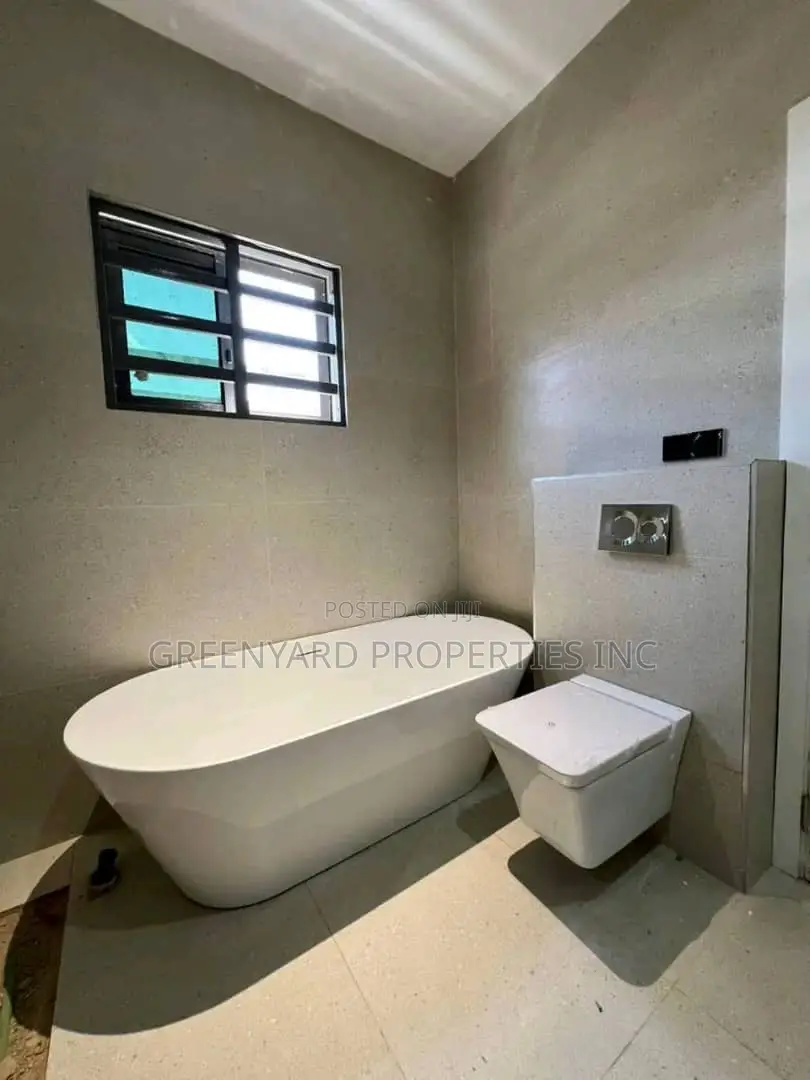4bdrm Townhouse / Terrace in Burma Hills, Tseaddo for rent