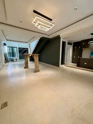 4bdrm Townhouse / Terrace in Burma Hills, Tseaddo for rent