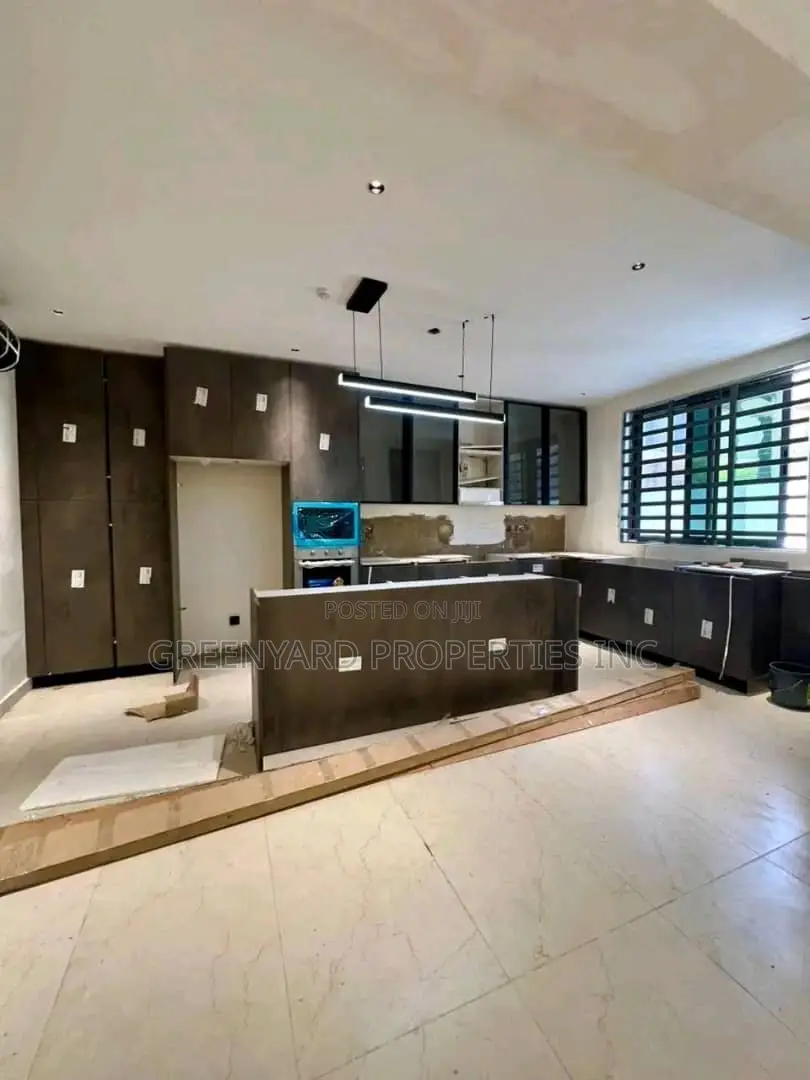 4bdrm Townhouse / Terrace in Burma Hills, Tseaddo for rent