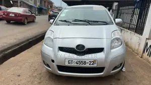 Toyota Vitz 1.5 FWD 3dr 2010 Silver