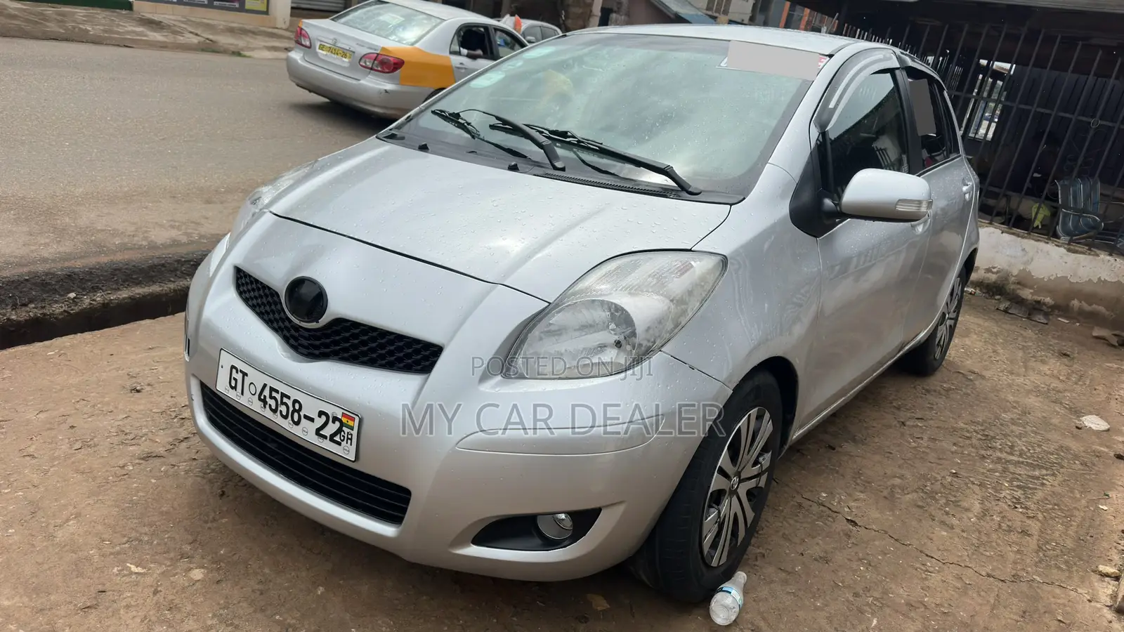 Toyota Vitz 1.5 FWD 3dr 2010 Silver