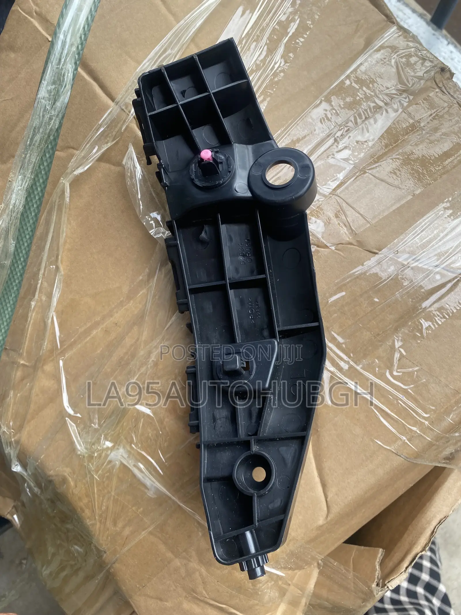 Toyota Rav4 2019,2020,2021,2022,2023 Front Bumper Bracket/ Fender Lock