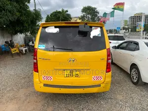 Hyundai Starex 2014 Gold