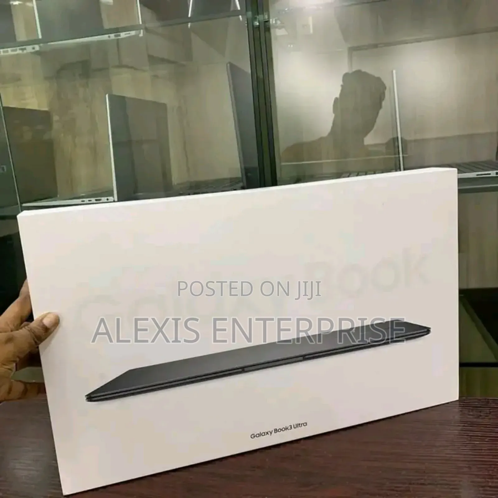 New Laptop Samsung Galaxy Book5 Pro 32GB Intel Core i9 SSD 1T