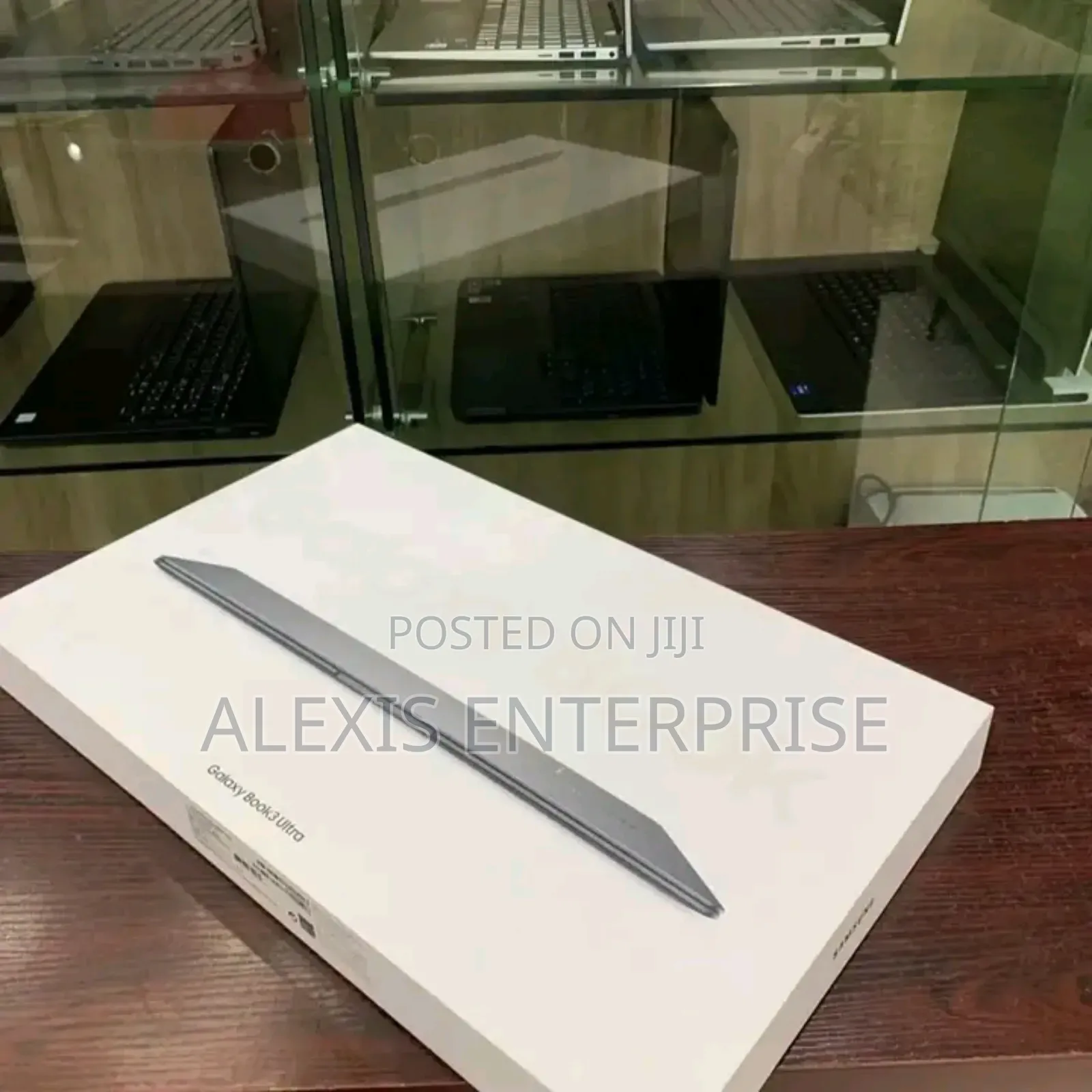 New Laptop Samsung Galaxy Book5 Pro 32GB Intel Core i9 SSD 1T