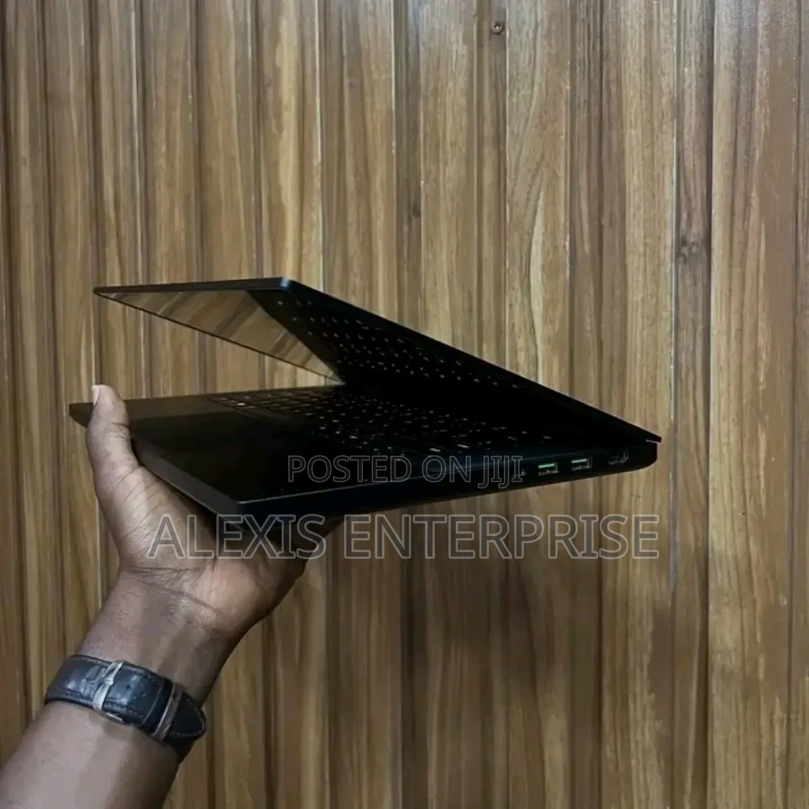 New Laptop Samsung Galaxy Book4 Pro 16GB Intel Core i7 SSD 512GB