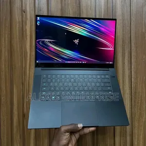 New Laptop Samsung Galaxy Book4 Pro 16GB Intel Core i7 SSD 512GB