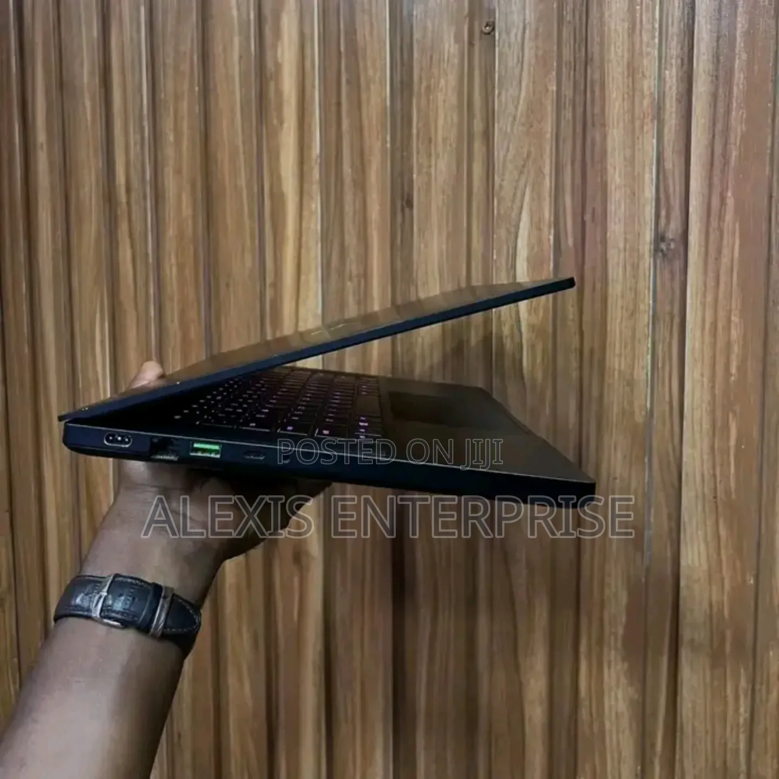 New Laptop Samsung Galaxy Book4 Pro 16GB Intel Core i7 SSD 512GB