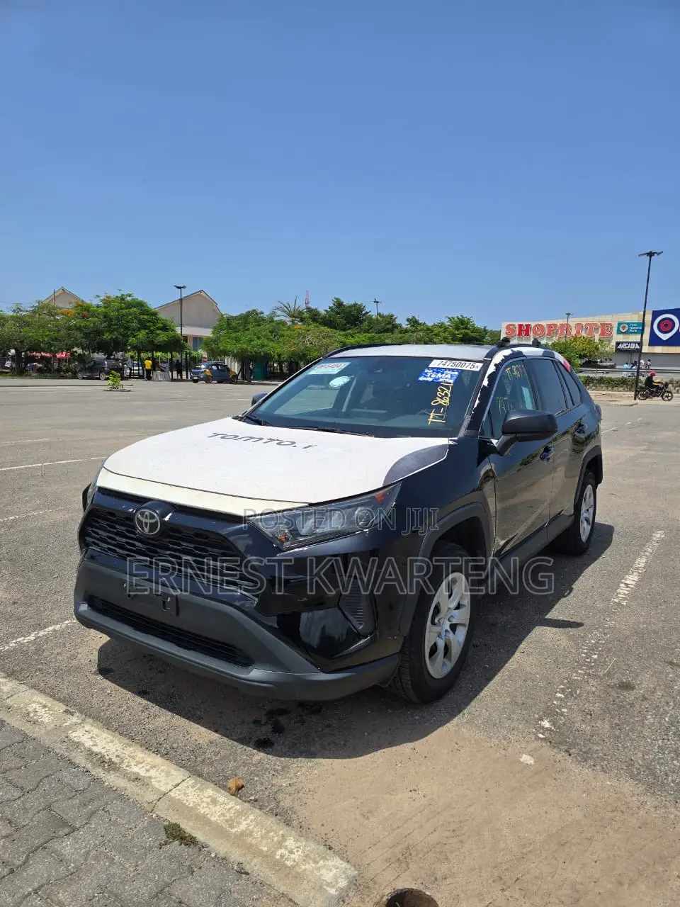 Toyota RAV4 LE 2021 Black
