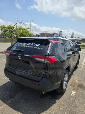 Toyota RAV4 LE 2021 Black