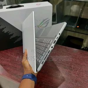 New Laptop Asus A42JK 16GB AMD Ryzen 9 SSD 1T