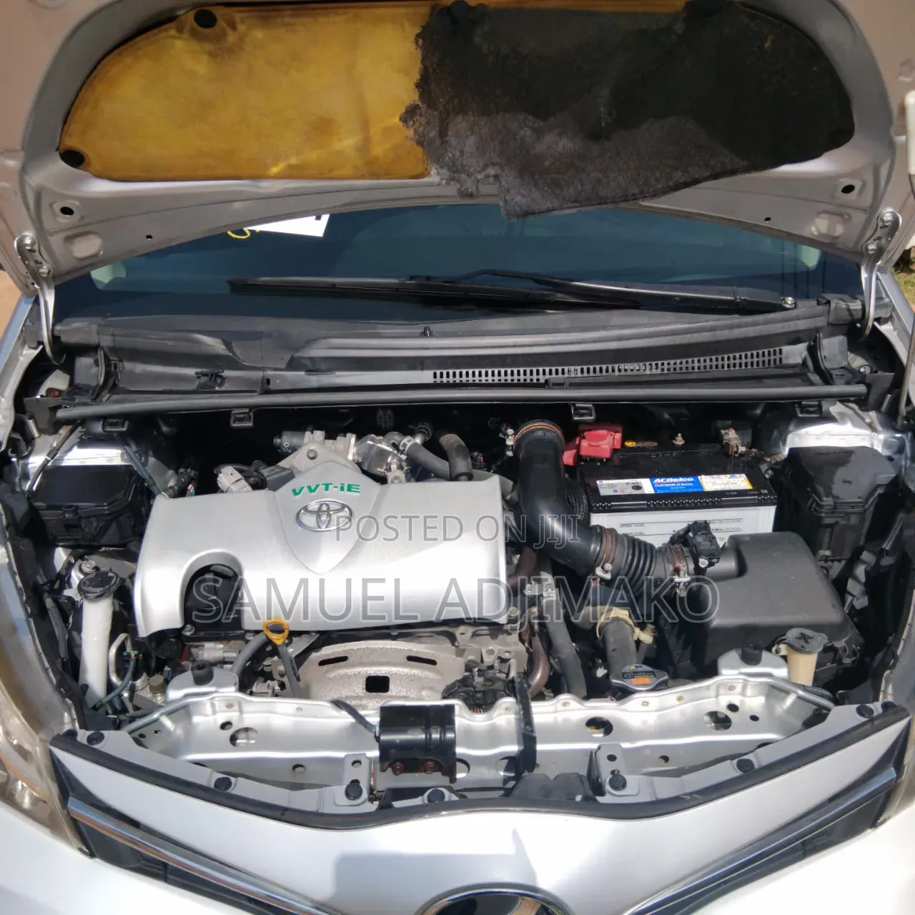 Toyota Vitz 2014 Silver