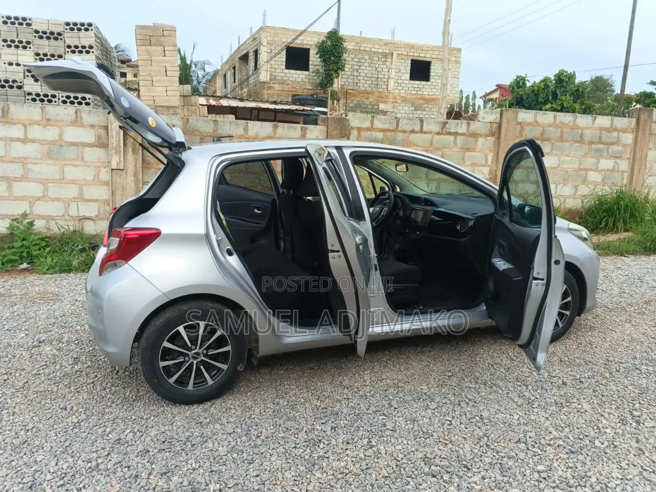 Toyota Vitz 2014 Silver