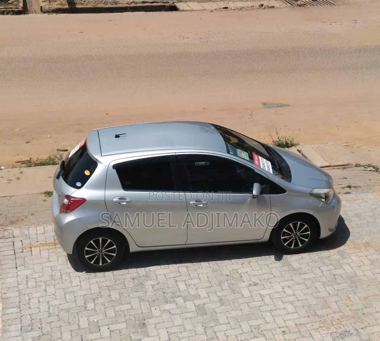 Toyota Vitz 2014 Silver