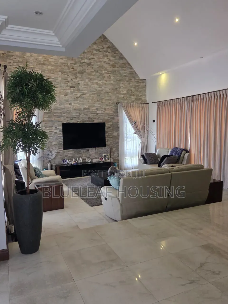 Furnished 5bdrm Mansion in Lashibi for sale