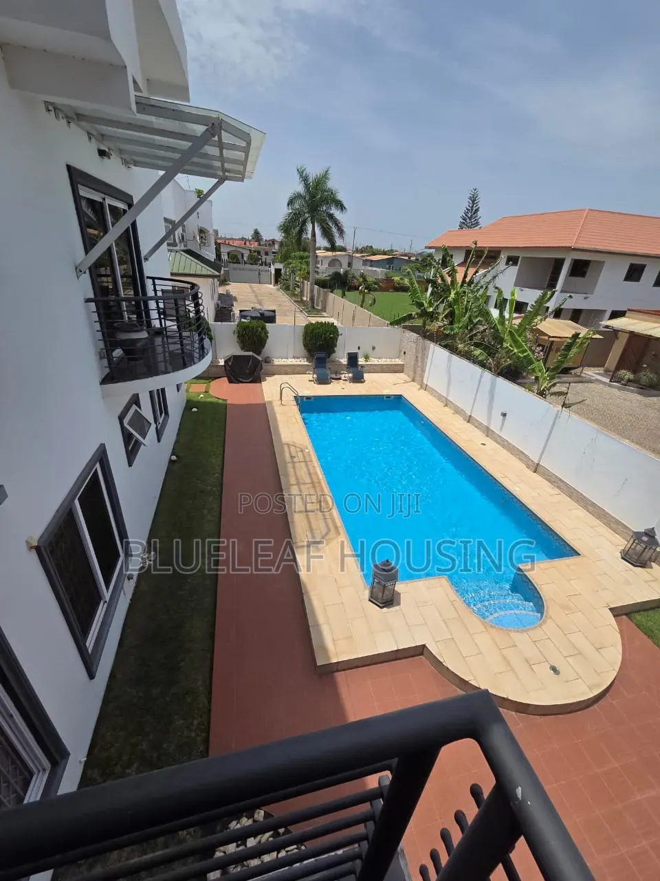 Furnished 5bdrm Mansion in Lashibi for sale