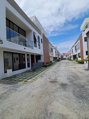 4bdrm Townhouse / Terrace in Tseaddo for rent