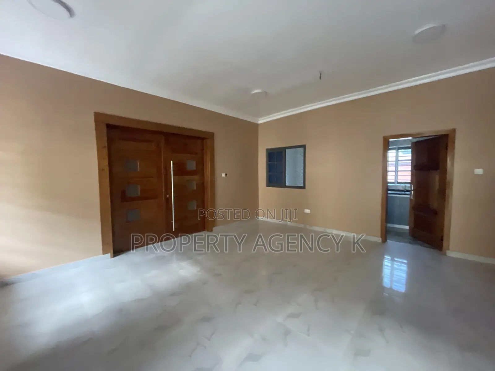 2bdrm Apartment in J Apartments Comp, West Hills Mall Area for rent